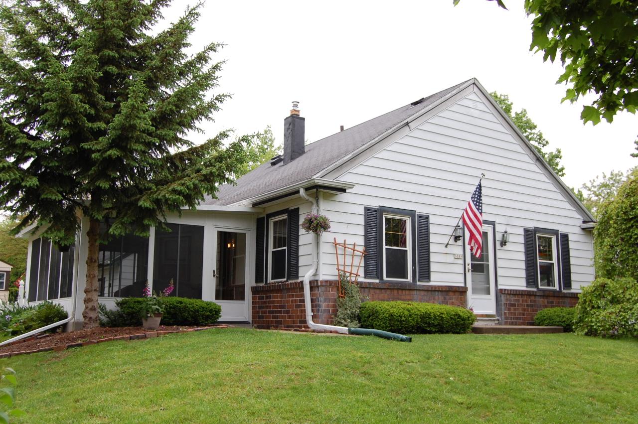 5089 N 127th St, Butler, WI 53007