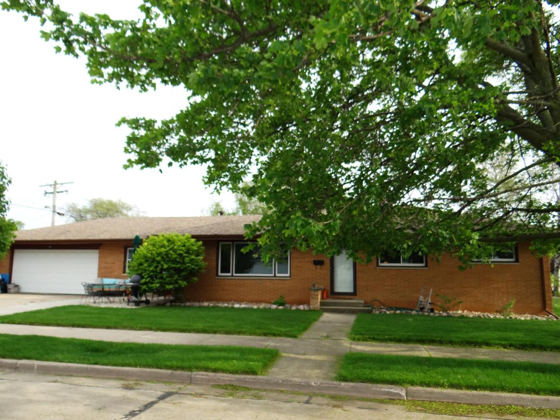 4621 Blue River Ave., Racine, WI 53405