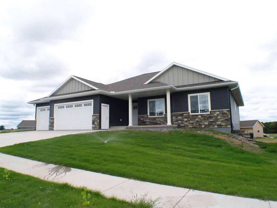 1517 Crockett Dr., Holmen, WI 54636