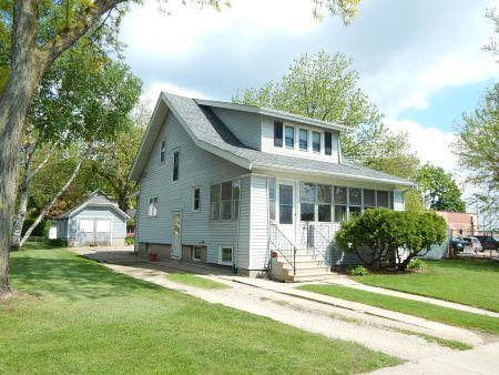 406 Adams St, Fort Atkinson, WI 53538