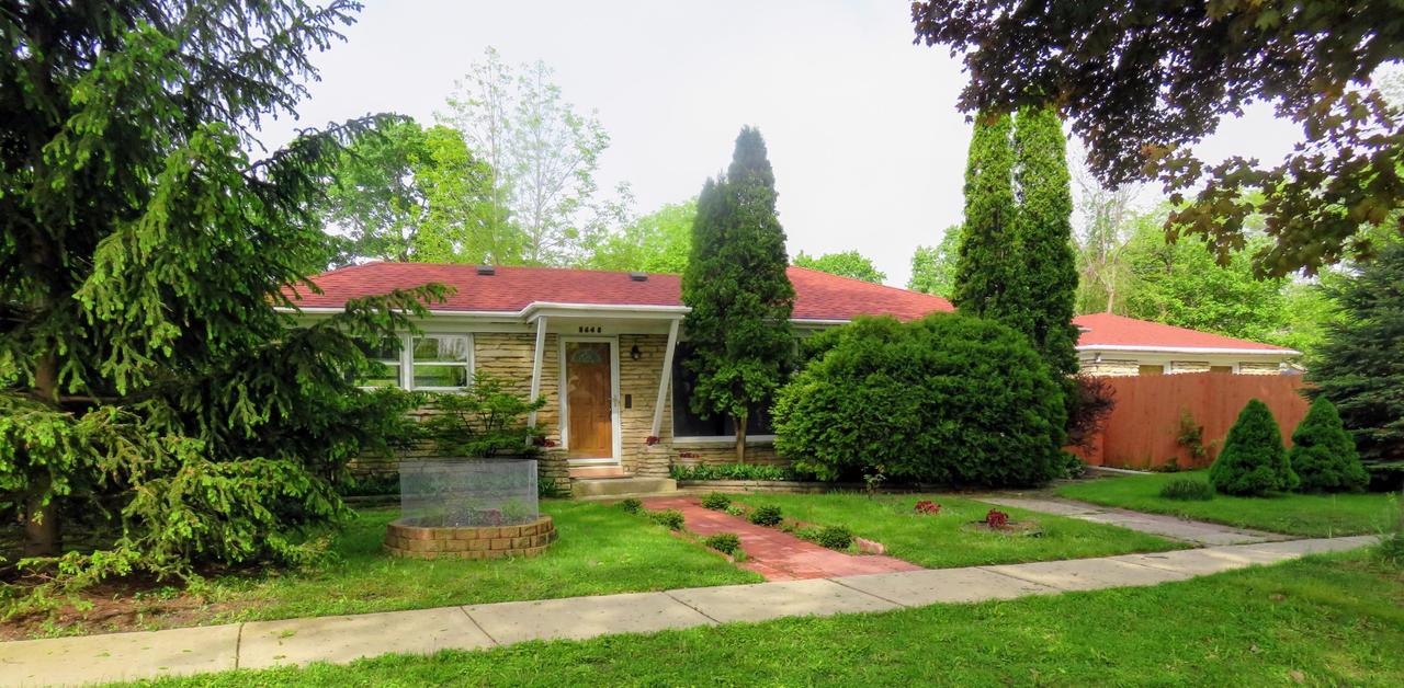 5645 N Dexter Ave, Glendale, WI 53209