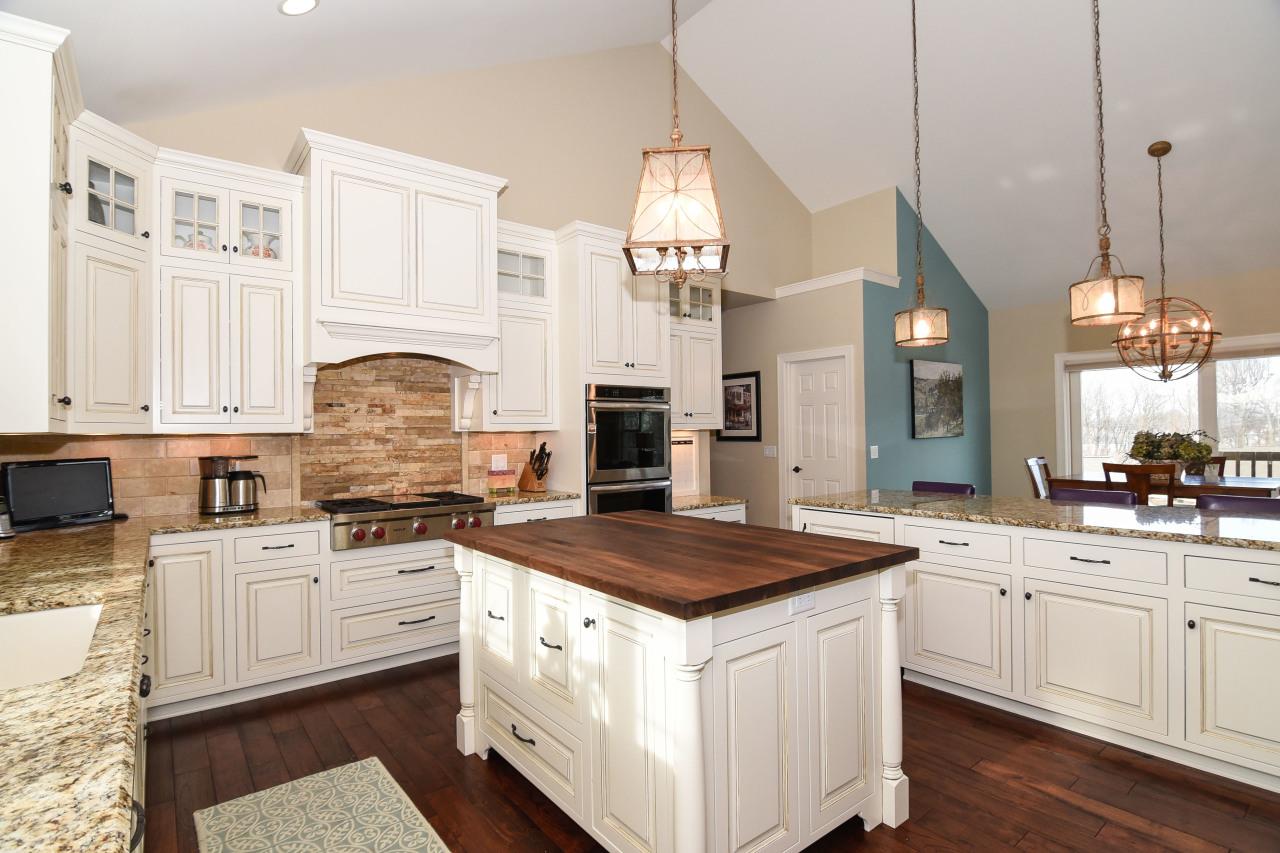 1034 Kathryn Ln, West Bend, WI 53095