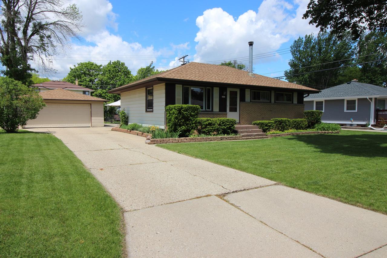5853 S Melinda St., Milwaukee, WI 53221