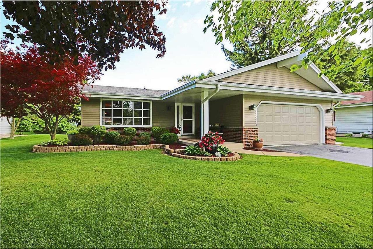 435 4 1/2 Mile Rd, Caledonia, WI 53402