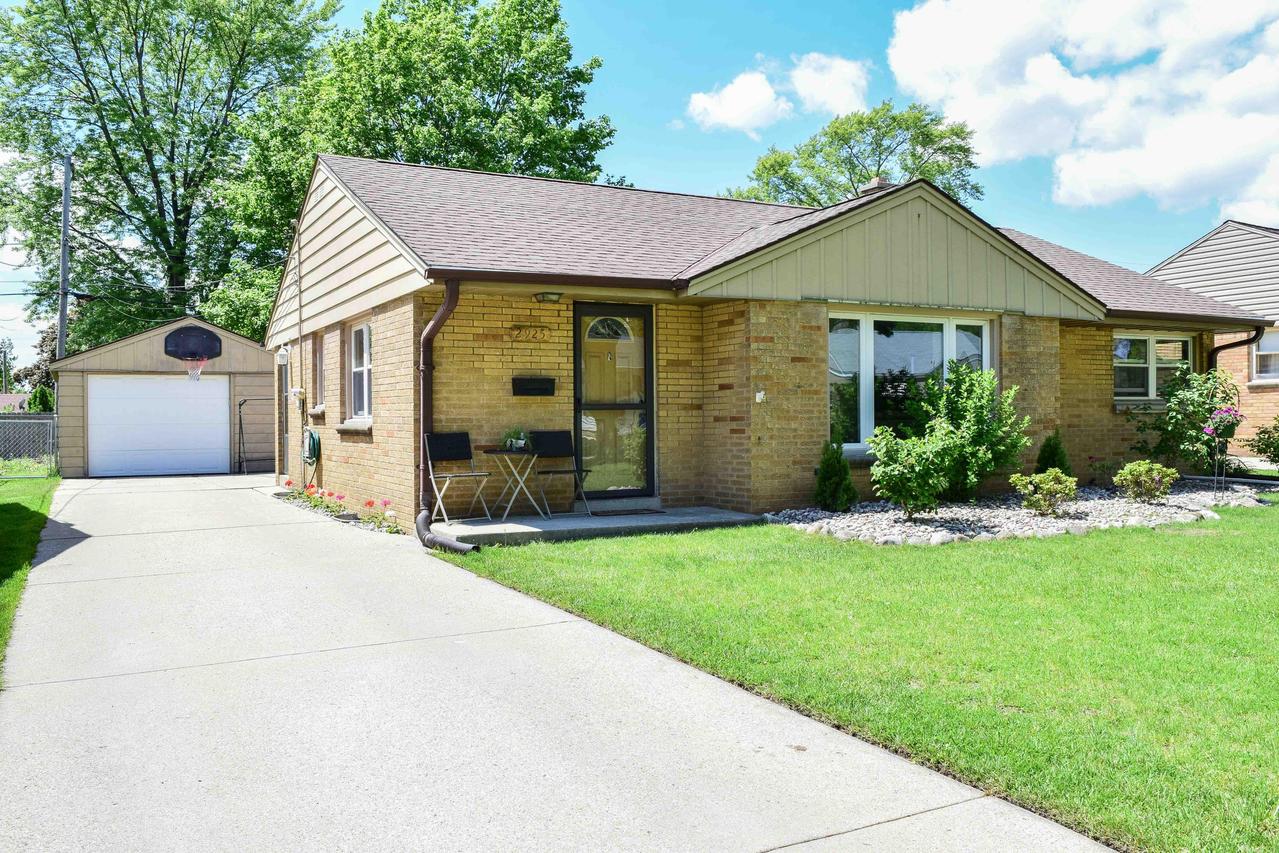 2925 S 70th St., Milwaukee, WI 53219