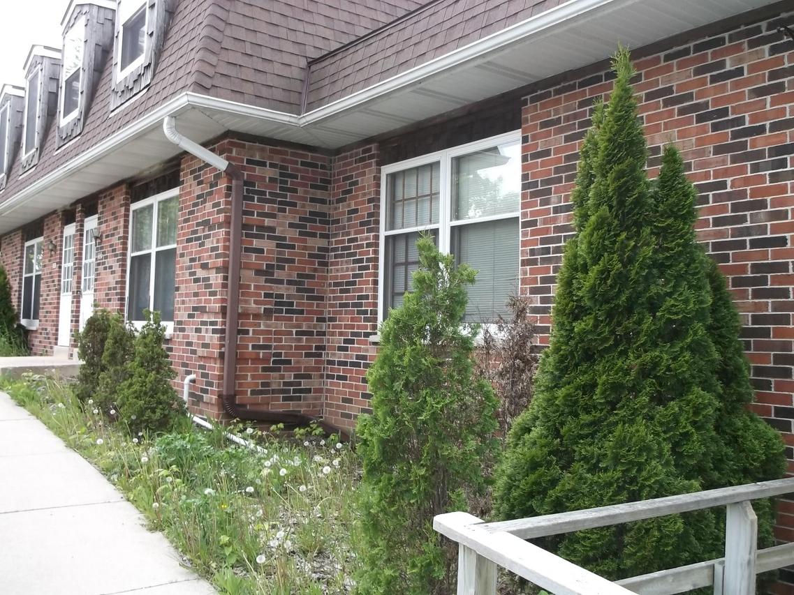 2029 Green Tree Rd, West Bend, WI 53090