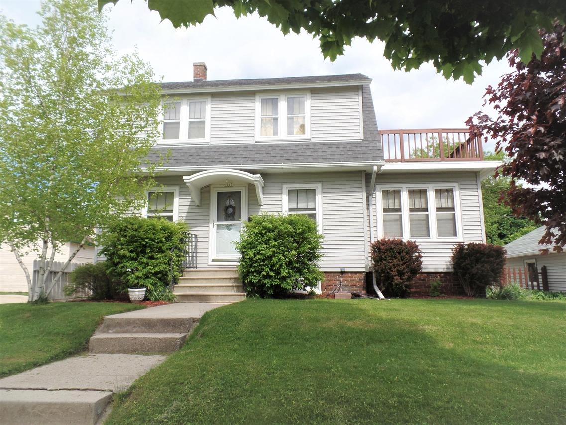 2717 S 9th St, Sheboygan, WI 53081