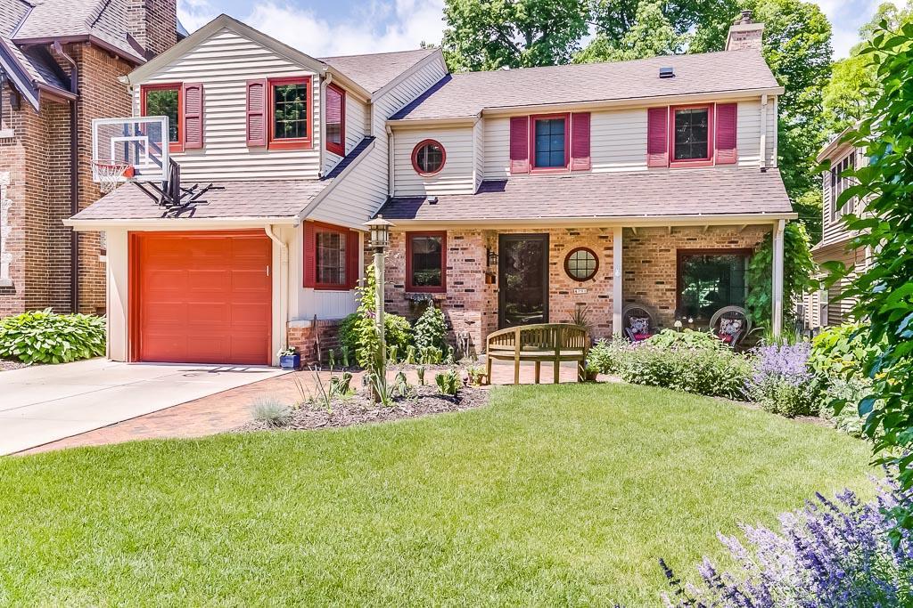 4791 N Larkin St, Whitefish Bay, WI 53211