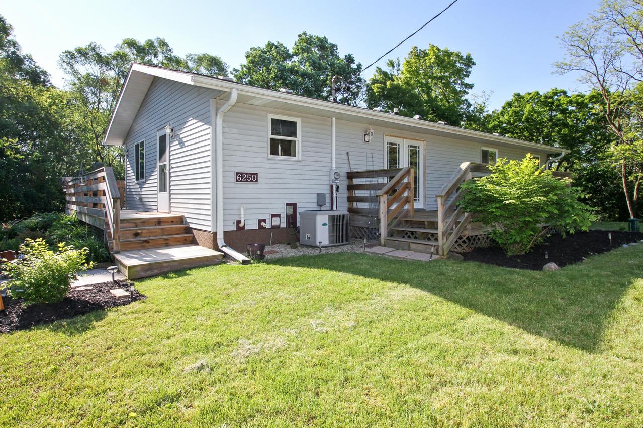 N6250 Forest Rd, Spring Prairie, WI 53105