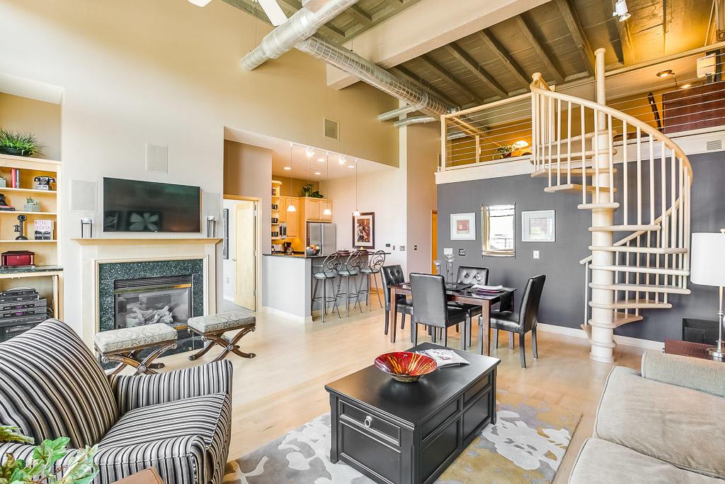 1325 N Van Buren St #303, Milwaukee, WI 53202