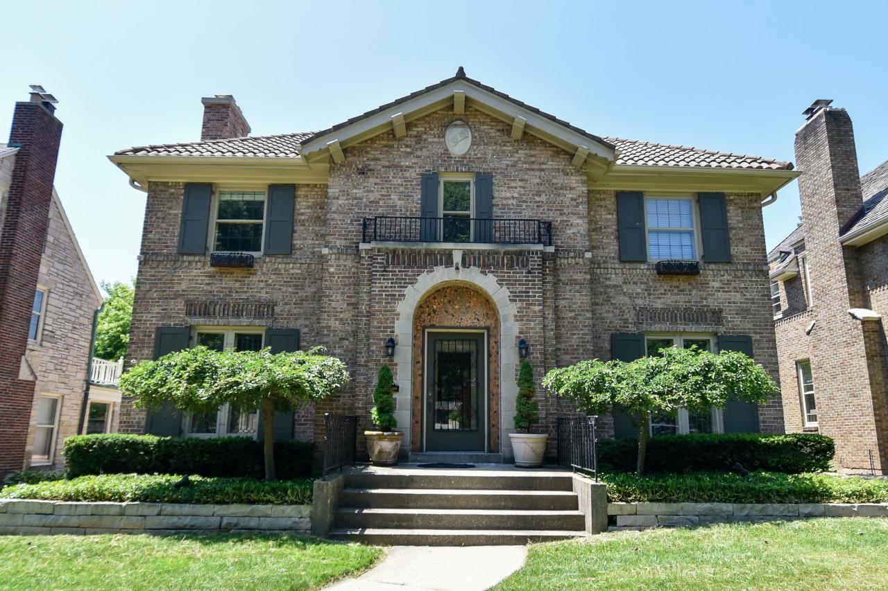 4781 N Cumberland Blvd, Whitefish Bay, WI 53211