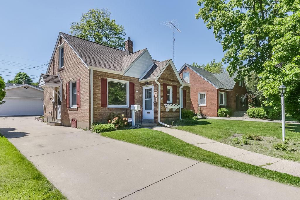 6516 42nd Ave, Kenosha, WI 53142