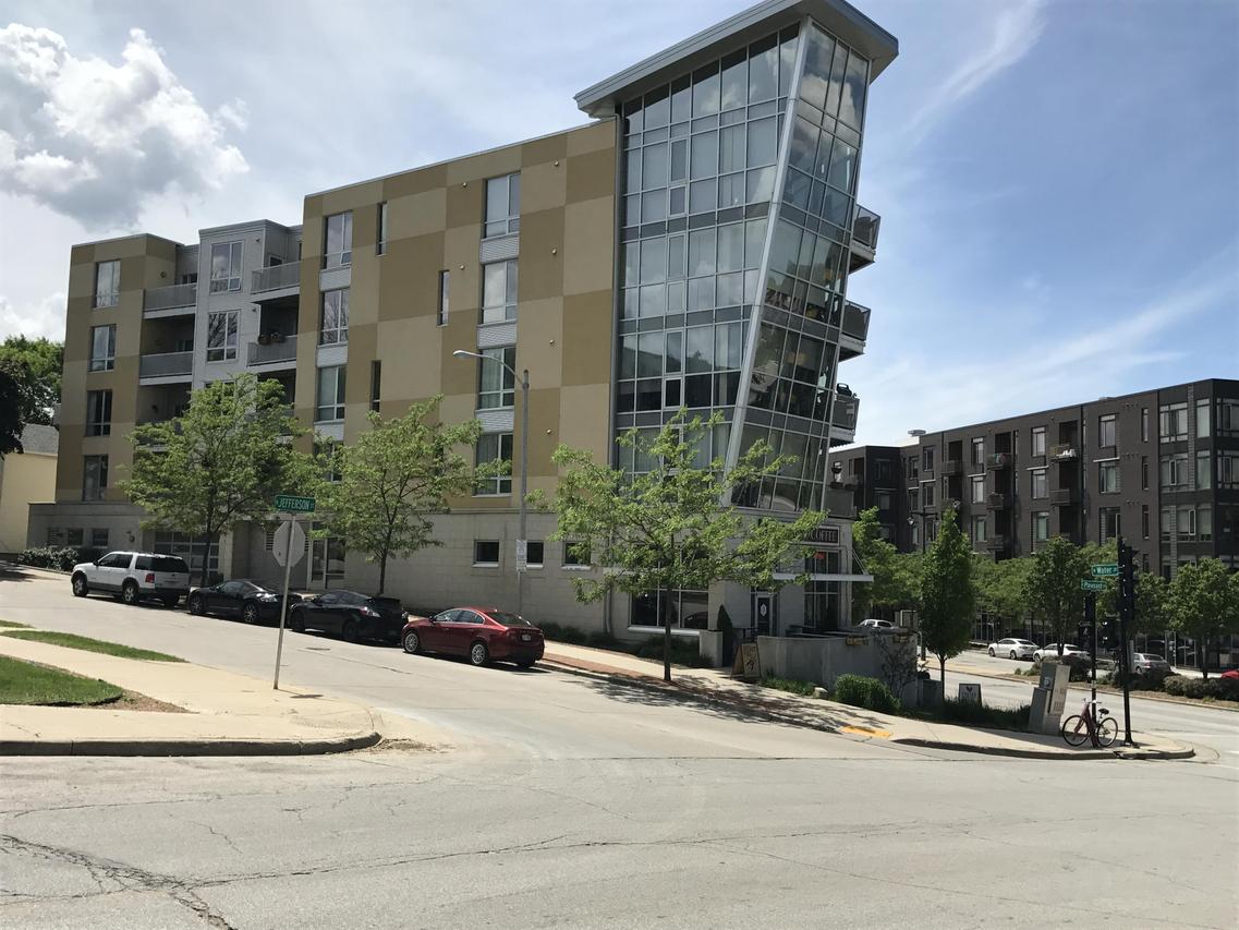 1541 N Jefferson St #208, Milwaukee, WI 53202