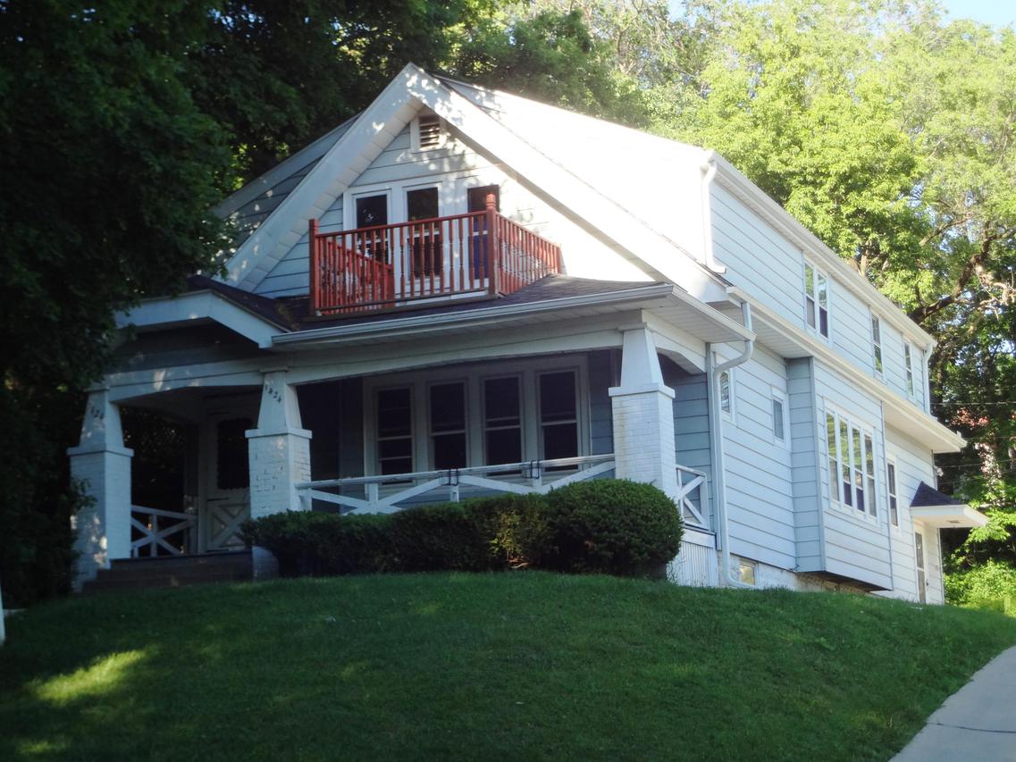 1424 N 70th St., Wauwatosa, WI 53213