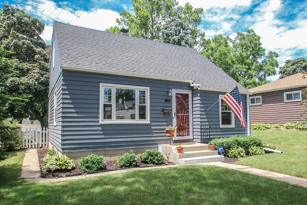 3235 N 77th St, Milwaukee, WI 53222