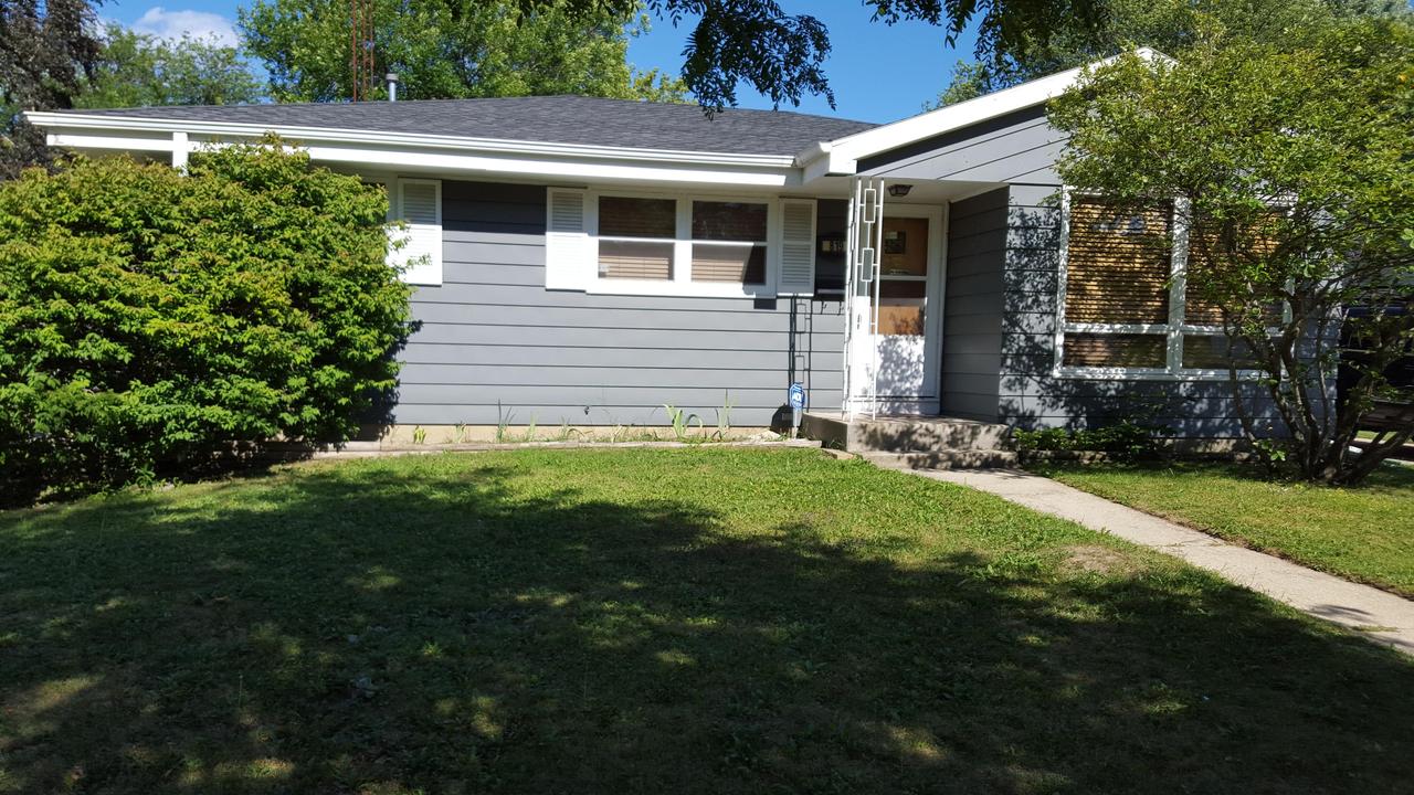 819 Ostergaard Ave, Racine, WI 53406