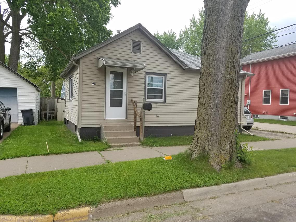 911 St Paul St., La Crosse, WI 54603