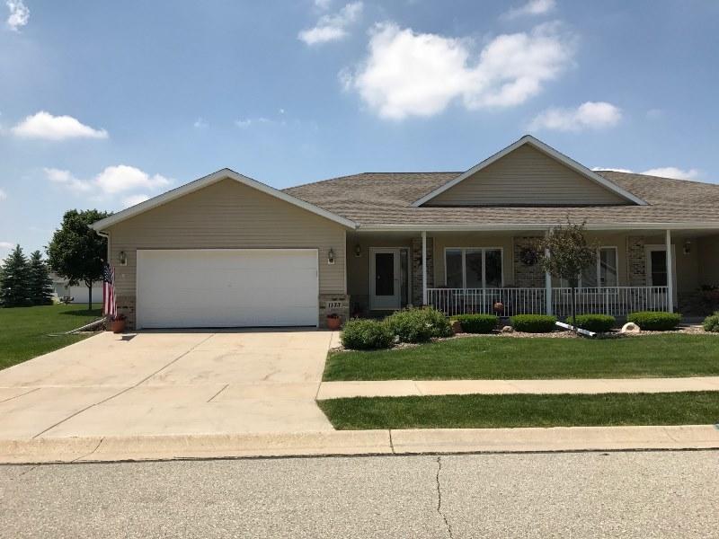 1133 Marigold Ln, Hartford, WI 53027