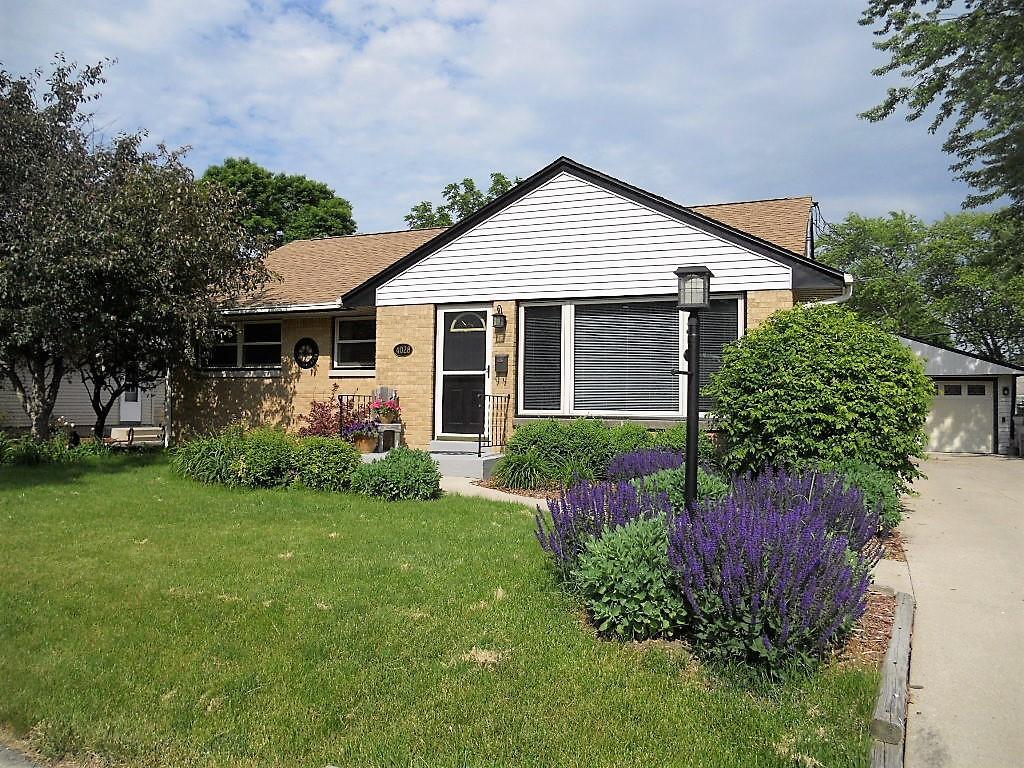 4028 S 74th St, Milwaukee, WI 53220