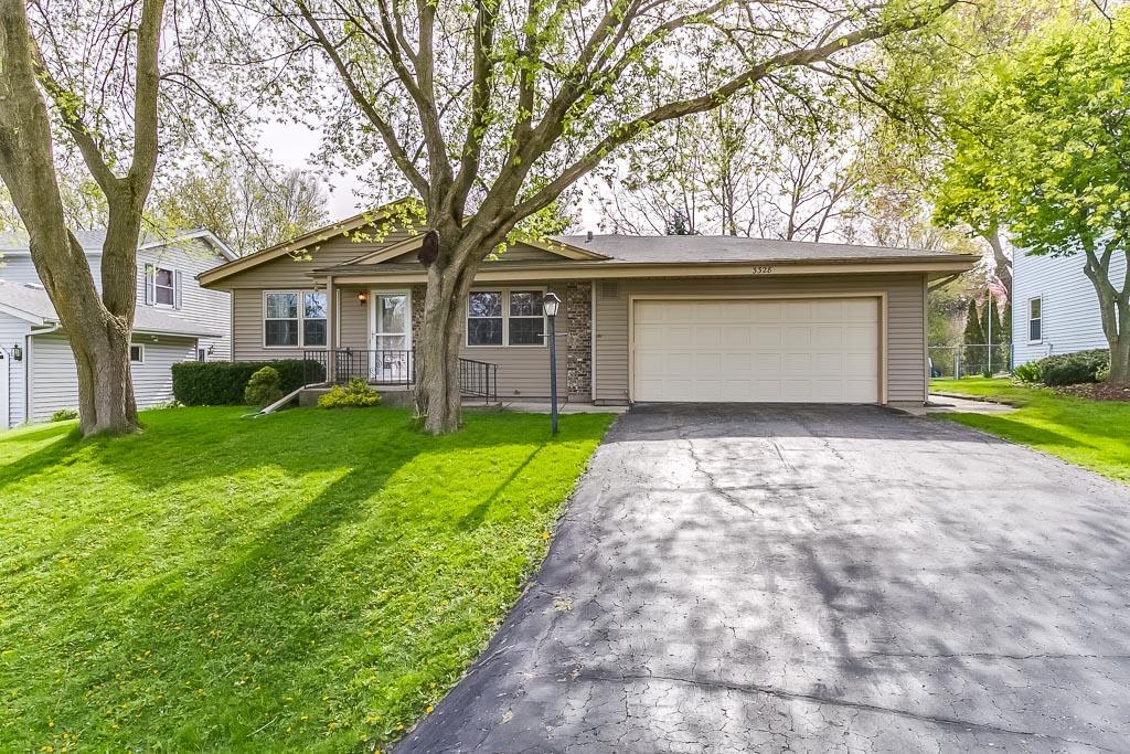 3328 Oakwood Dr, Racine, WI 53406