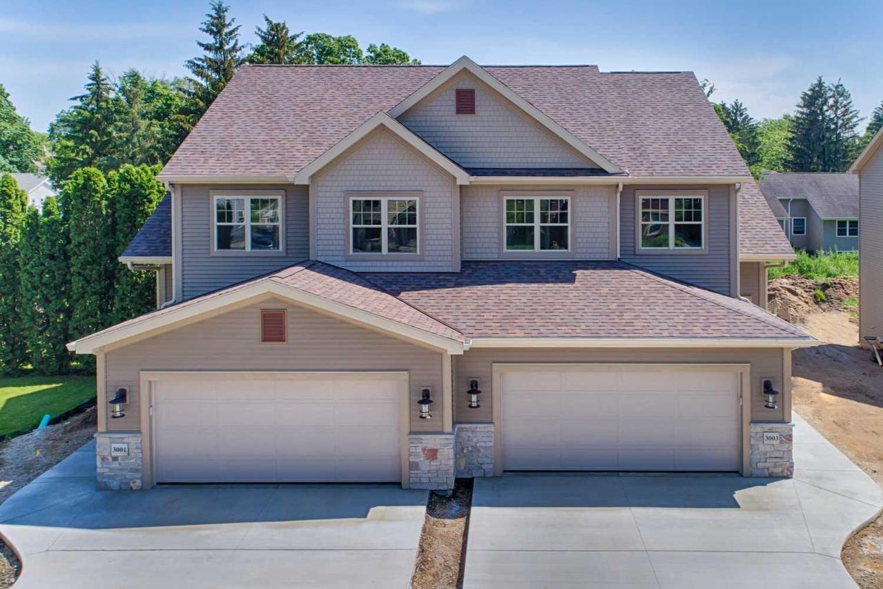 3001 Graydon Ave, East Troy, WI 53120