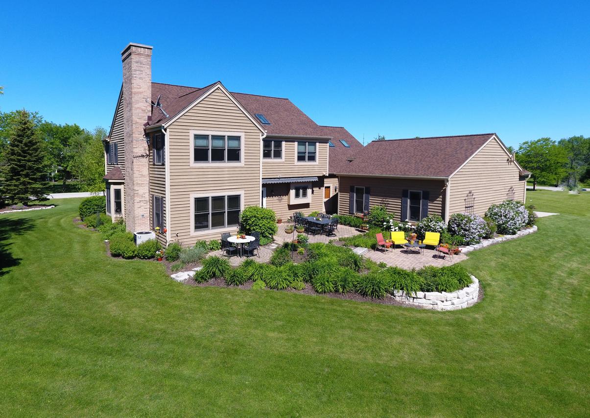 12422 N Madero Dr, Mequon, WI 53092