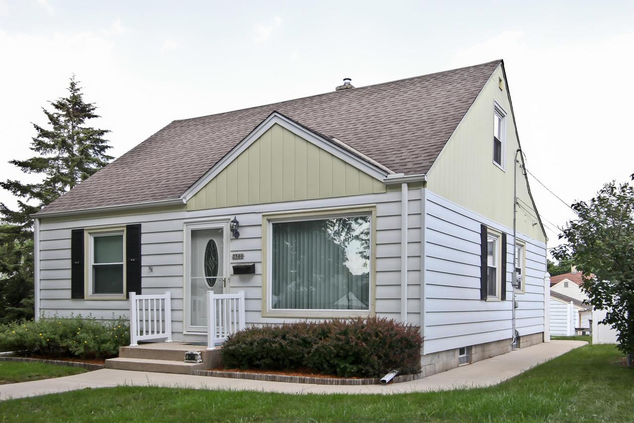 2566 S 67th St, Milwaukee, WI 53219