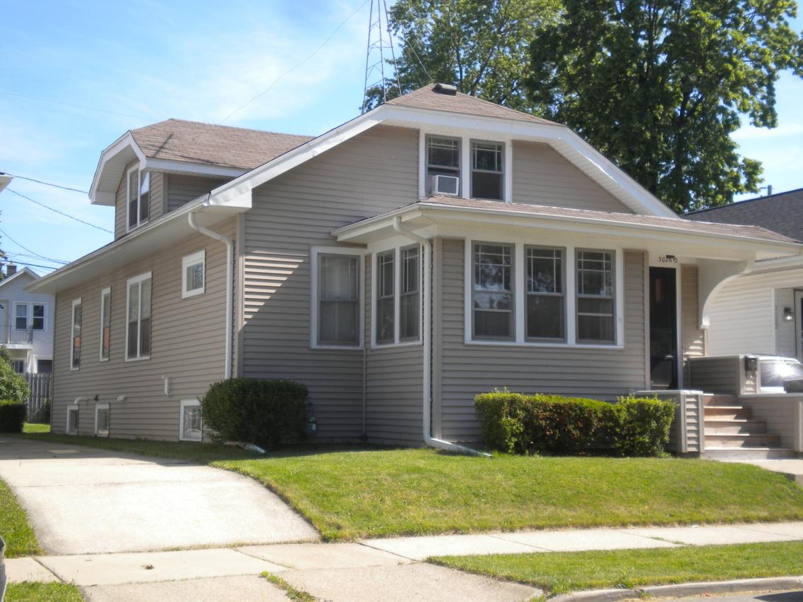 3026 Gilson St, Racine, WI 53403