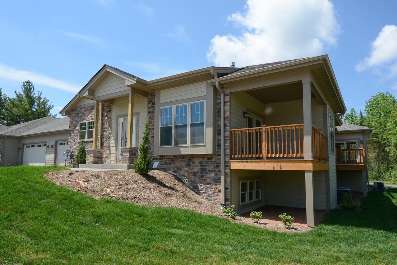 N57W17889 Tall Pines #17, Menomonee Falls, WI 53051