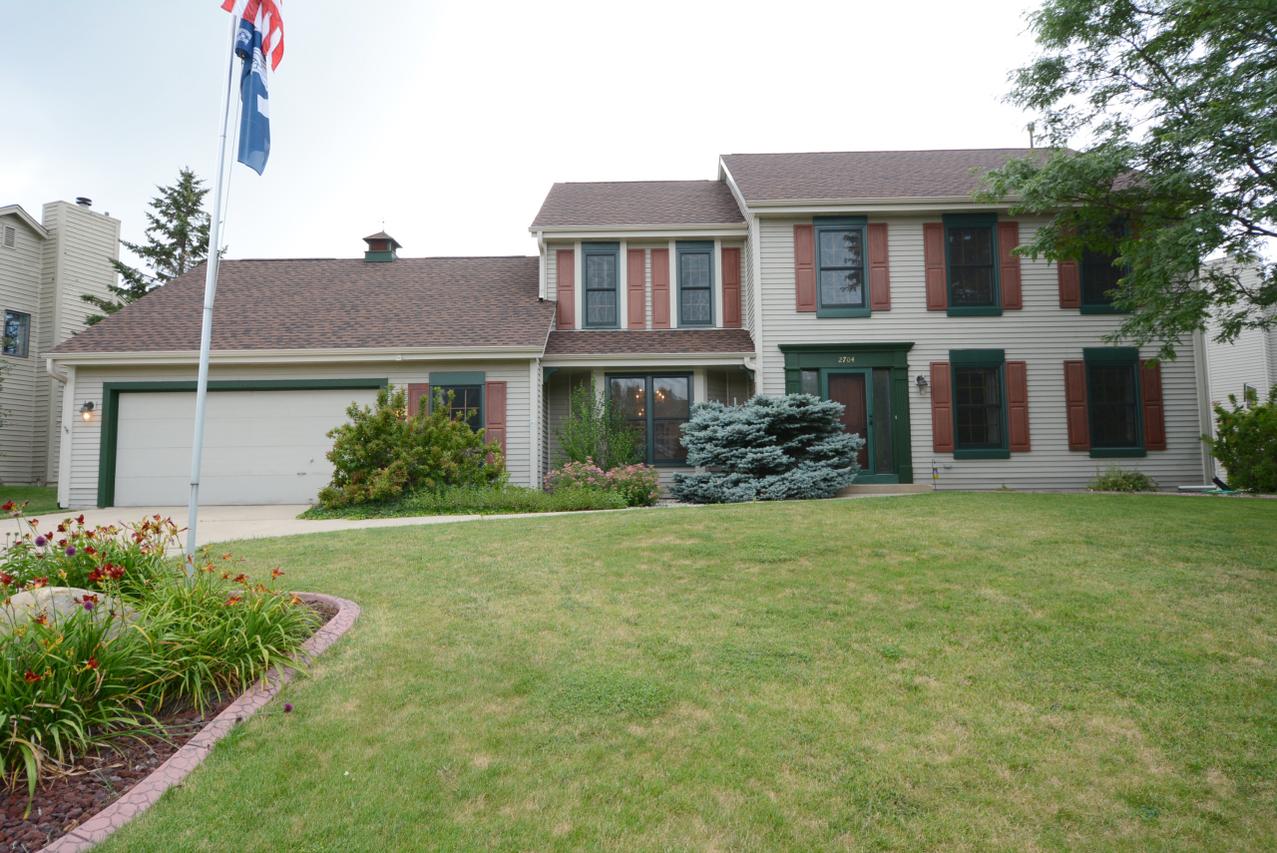2704 Burton Dr, Waukesha, WI 53188