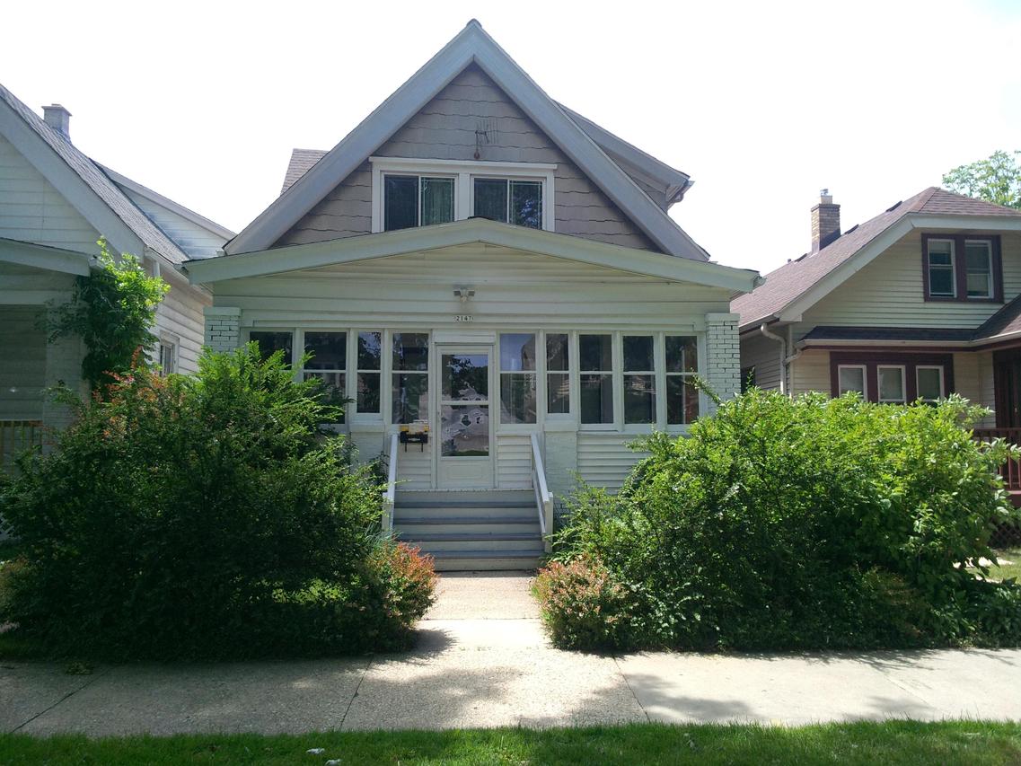 2147 S 33rd St, Milwaukee, WI 53215
