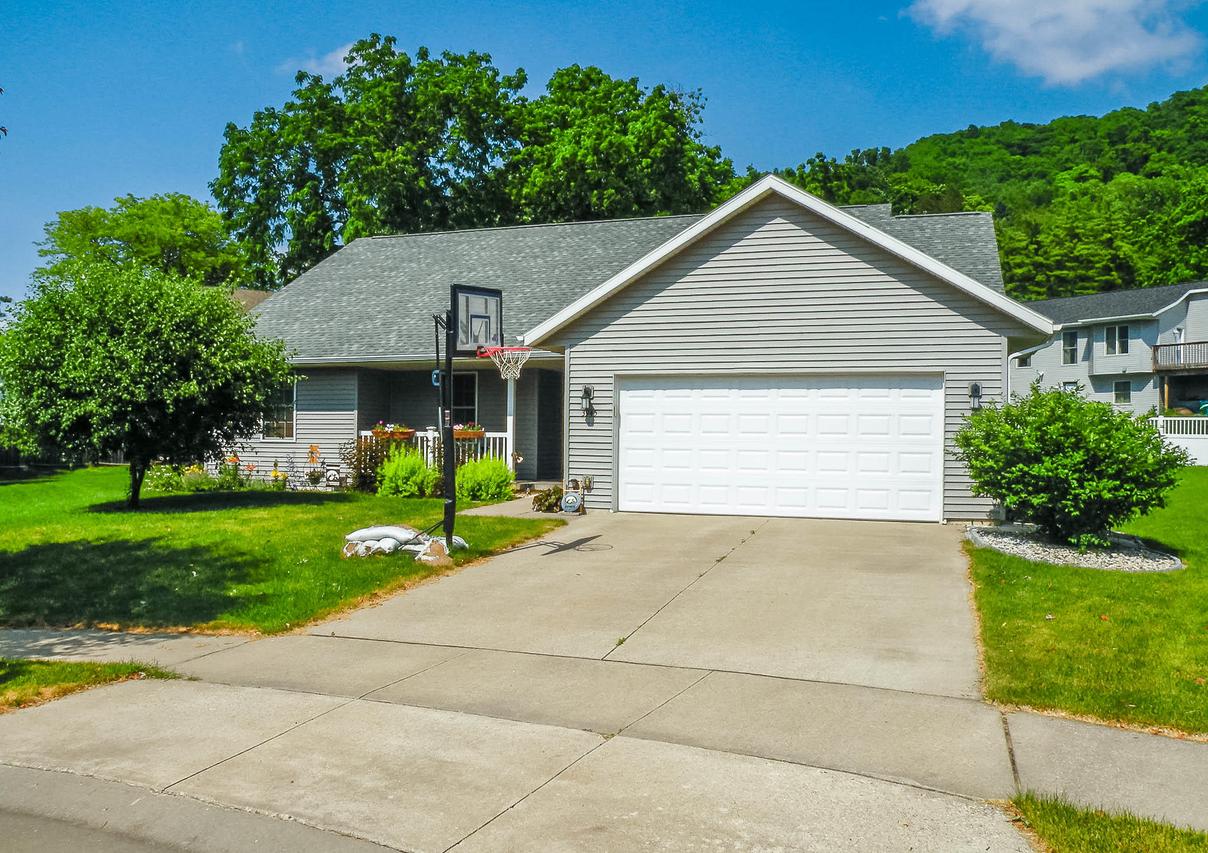 3945 Fairway St, La Crosse, WI 54601