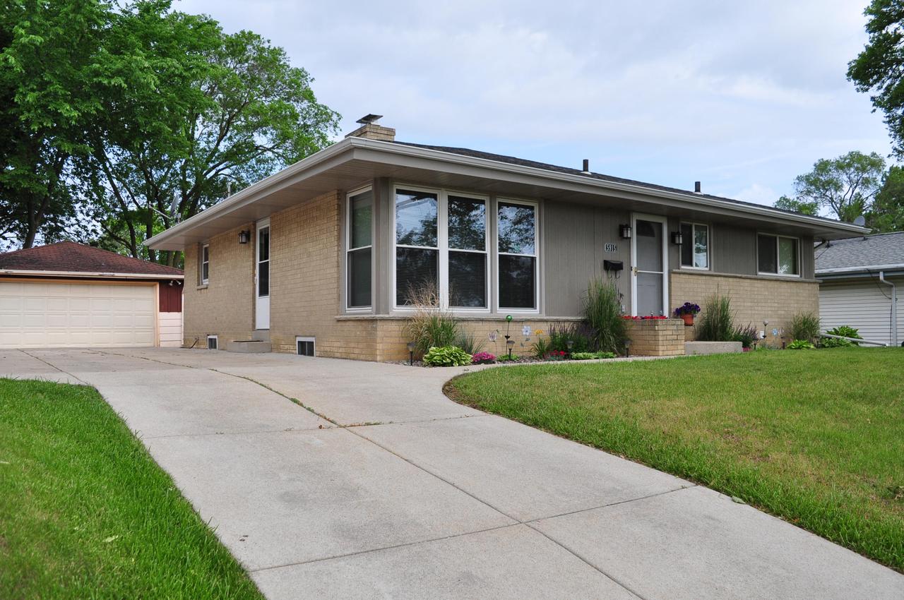 5915 S 23rd St, Milwaukee, WI 53221