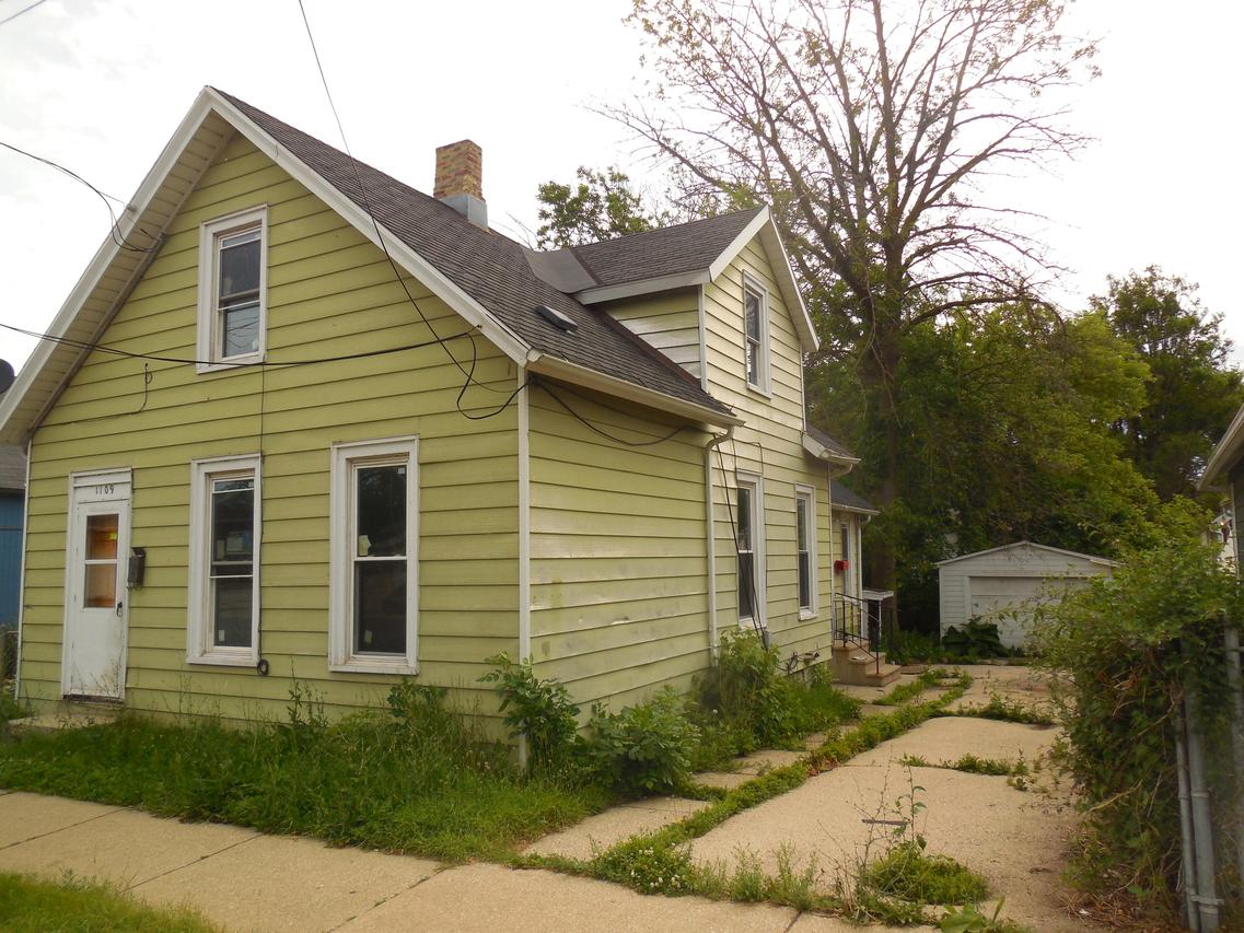 1109 S Memorial Dr., Racine, WI 53403