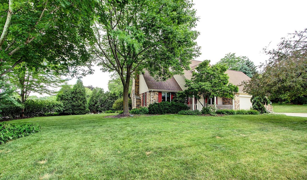 N69W23391 Salem Ct, Sussex, WI 53089