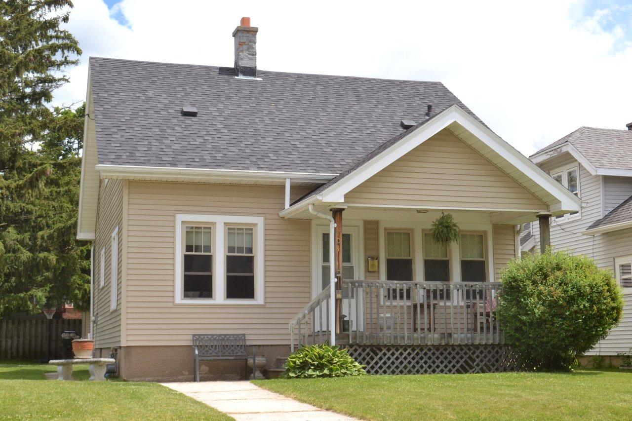 701 S 3rd Ave, West Bend, WI 53095