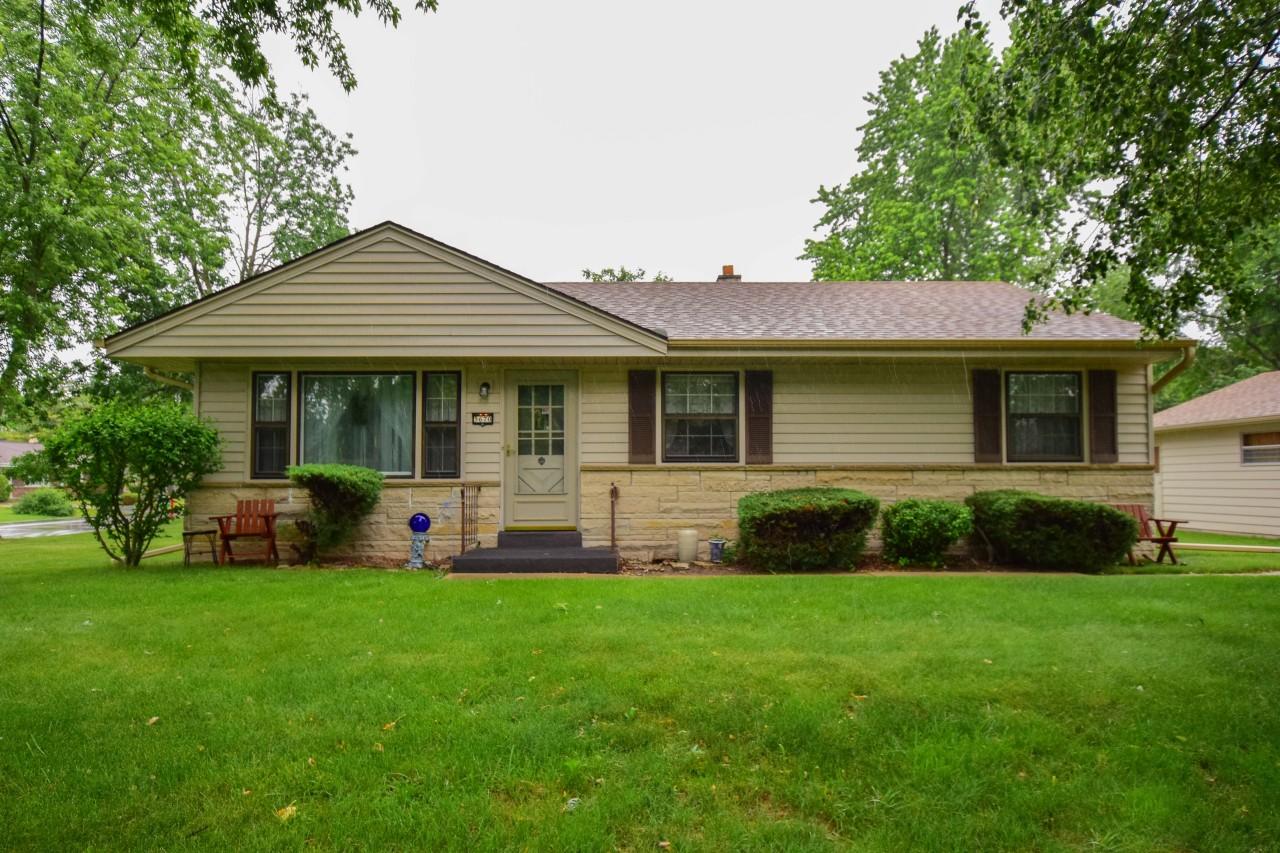 5670 W Donna Dr, Brown Deer, WI 53223