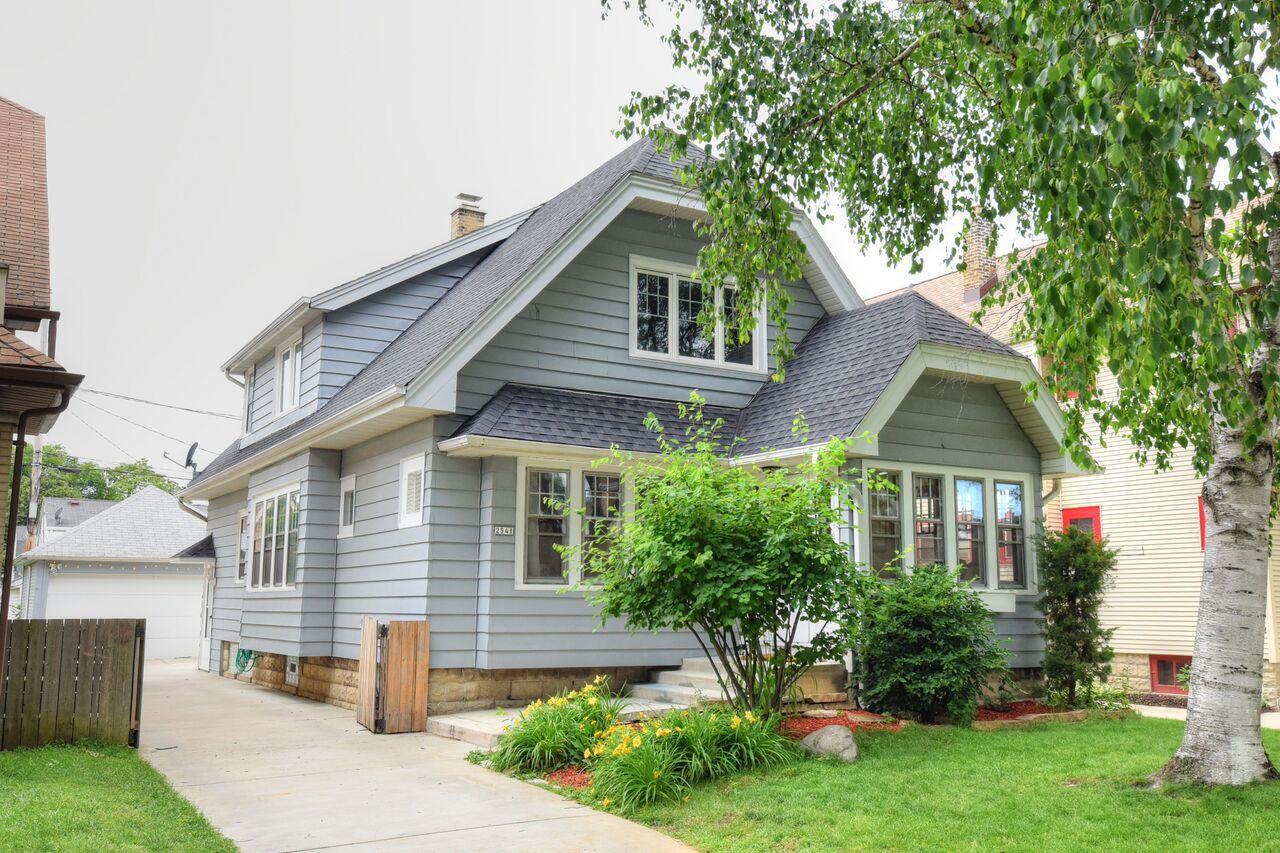 2541 N 69th St, Wauwatosa, WI 53213