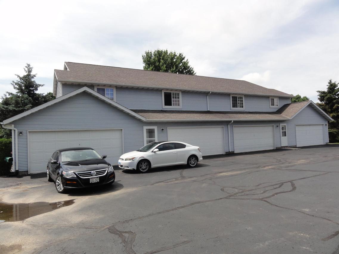 505 Slinger Rd #1-4, Slinger, WI 53086