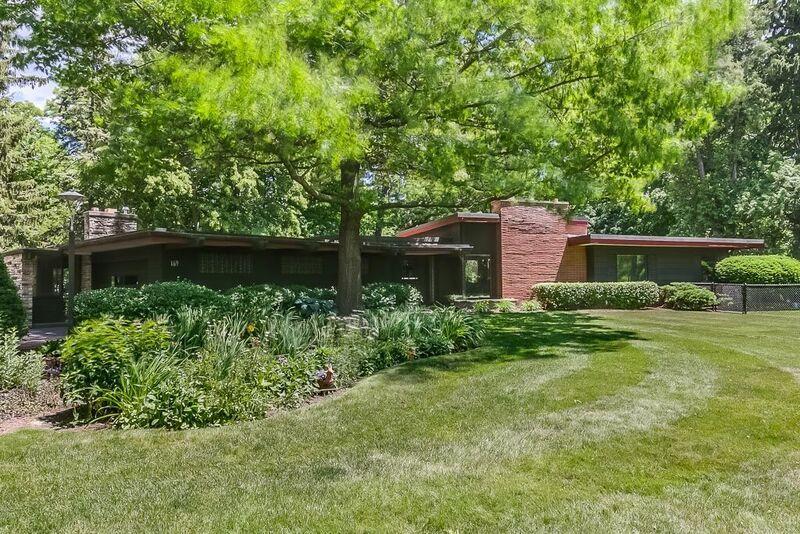 169 S Lakeshore Dr, Somers, WI 53403