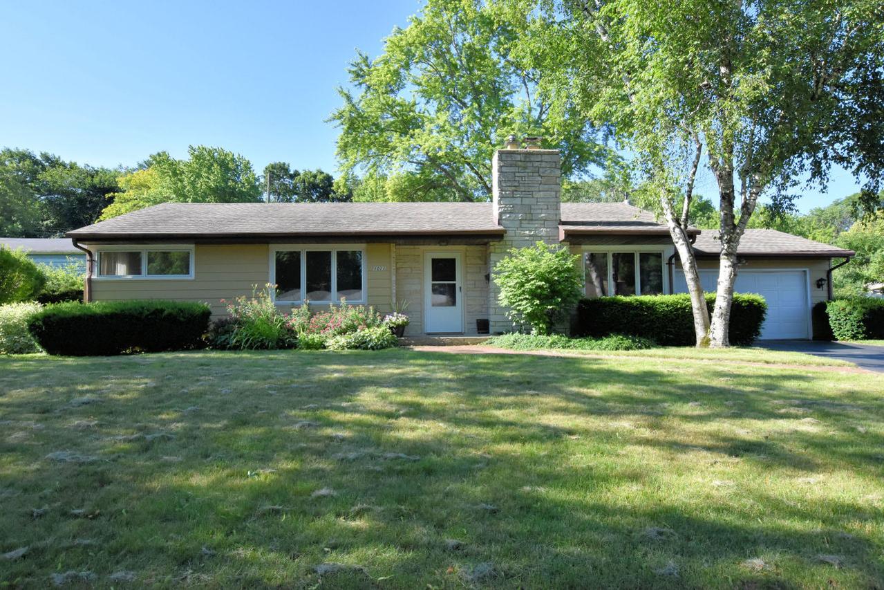 1011 E Wabash Ave, Waukesha, WI 53186