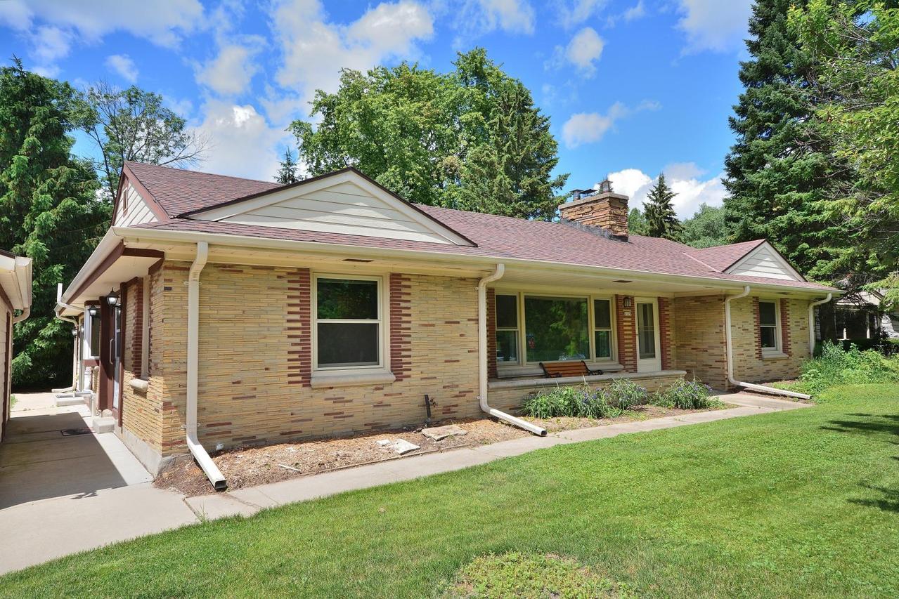 6165 N Milwaukee River, Glendale, WI 53209