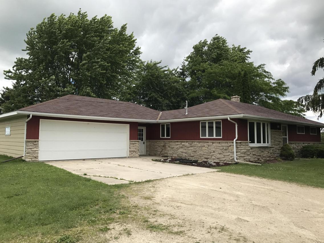 W3427 Midland Dr., Ashford, WI 53010