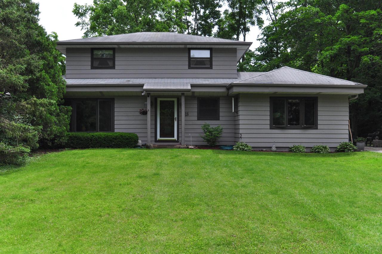 1618 S Arcadian Dr., New Berlin, WI 53151