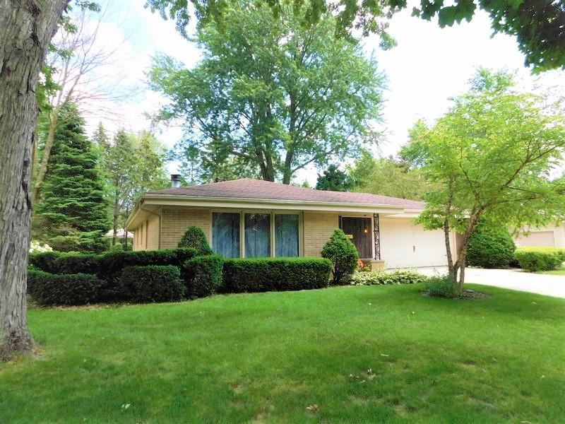 1032 N Nelson Dr, Port Washington, WI 53074