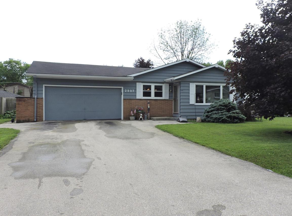 2807 Santa Fe Tr, Caledonia, WI 53404