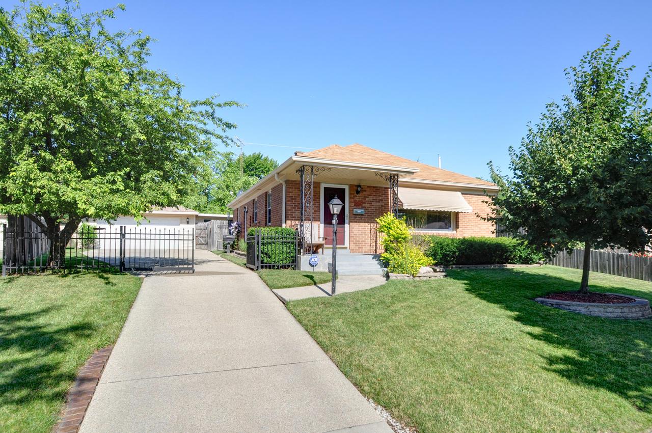 1920 Saturn Ave, Racine, WI 53404