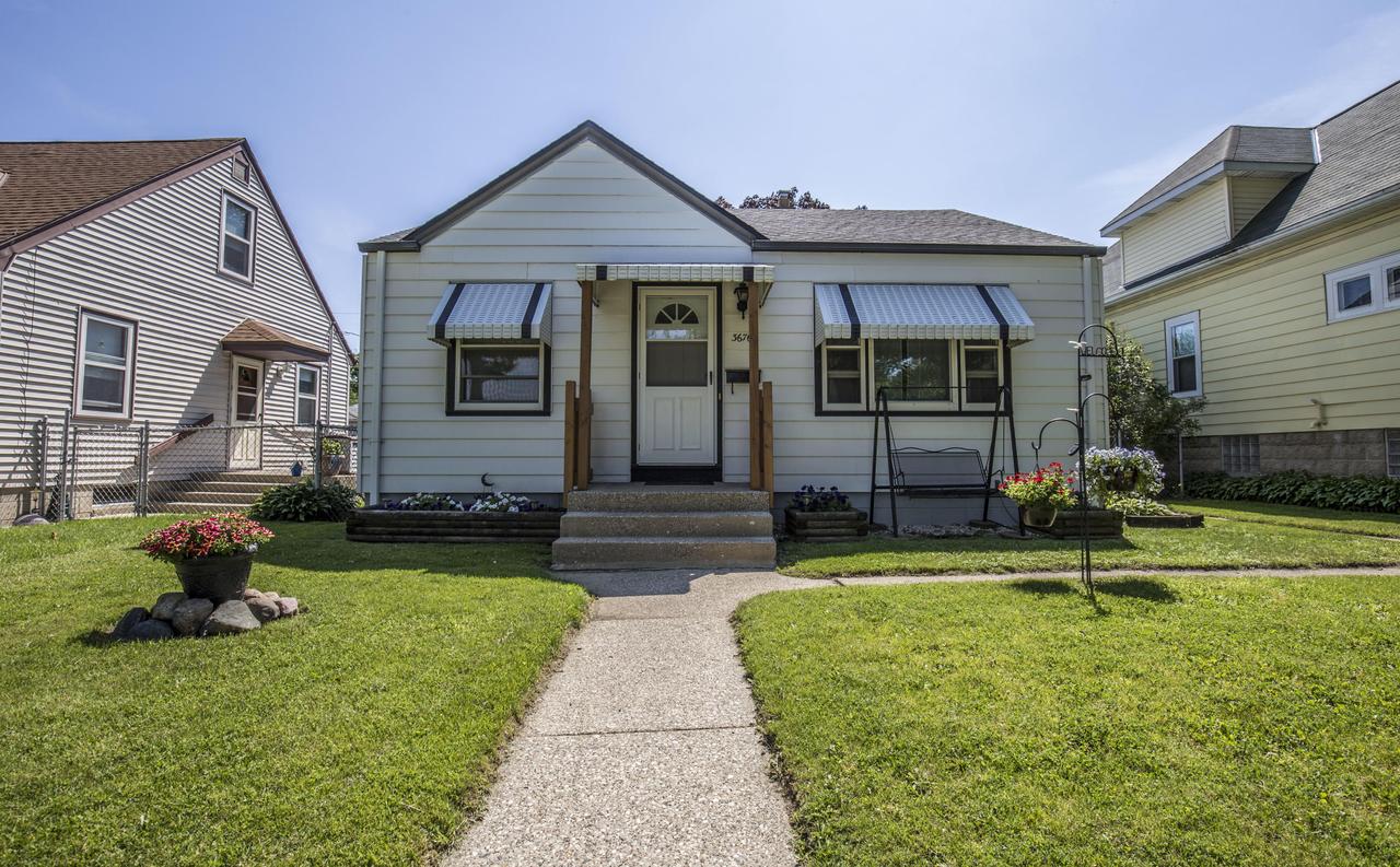 3676 S Brust Ave, Milwaukee, WI 53207