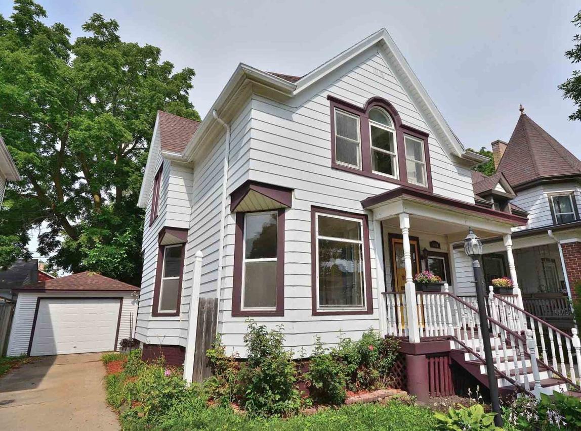 1438 Park Ave., Racine, WI 53403