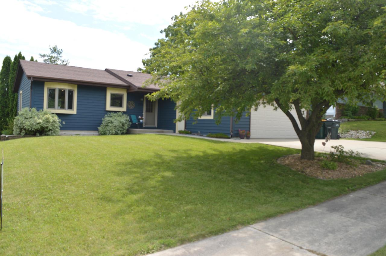 1305 Dandelion Ln, West Bend, WI 53090